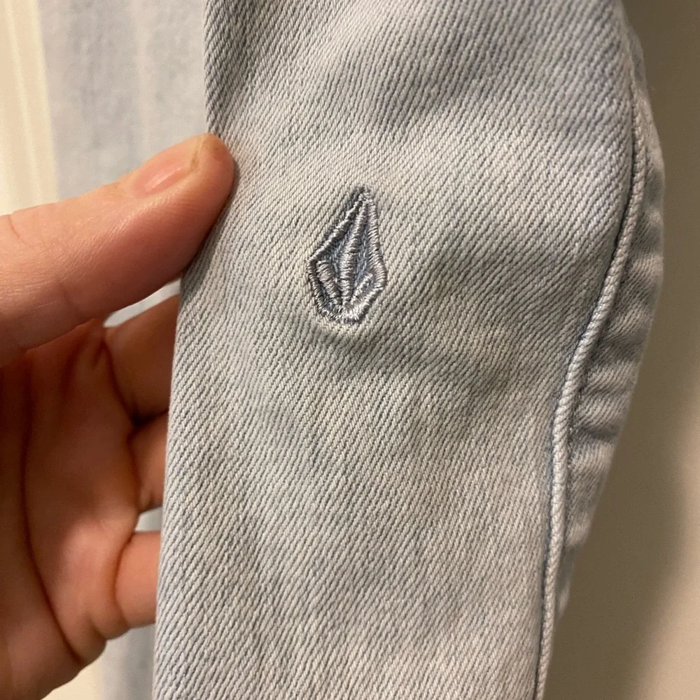 Volcom Light Wash High Rise Jeans - Picture 3 of 4